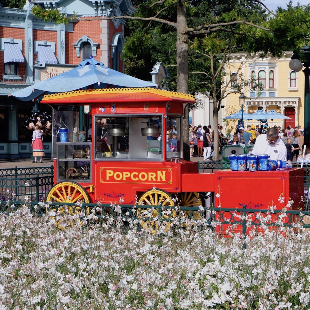 Popcorn in Disneyland Image of popcorn van