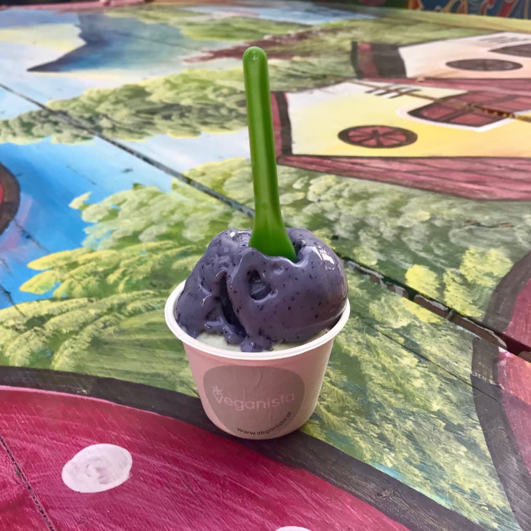 lavender-basil flavour Image of ice-cream