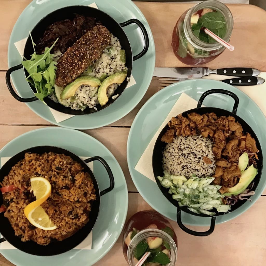 Veggiezz bowls Image of lunch bowls