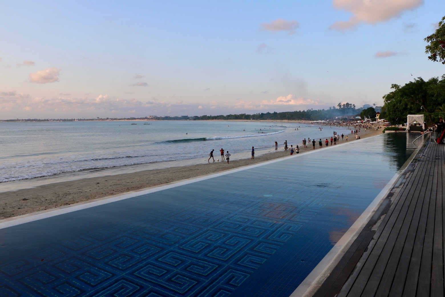 4S infinity pool Four Season Jimbaran Bay infinity pool