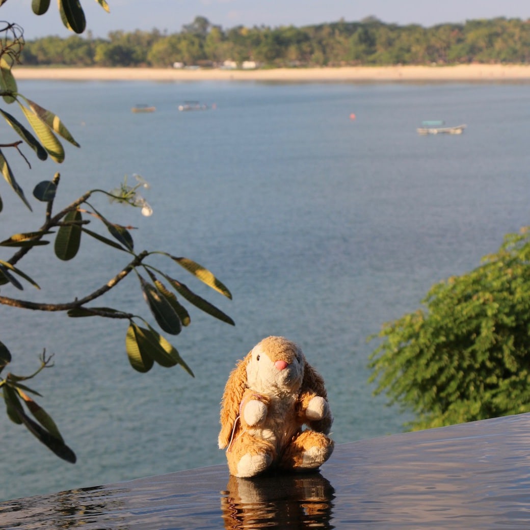 Beach view Bunyn at her private pool