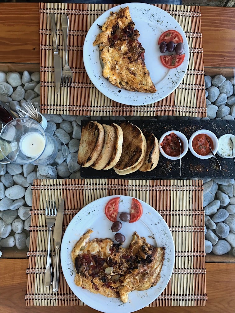 Excellent breakfast Taverna Mrestilishte in Trpejca