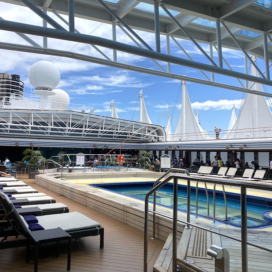 Pool deck Noordam pool deck