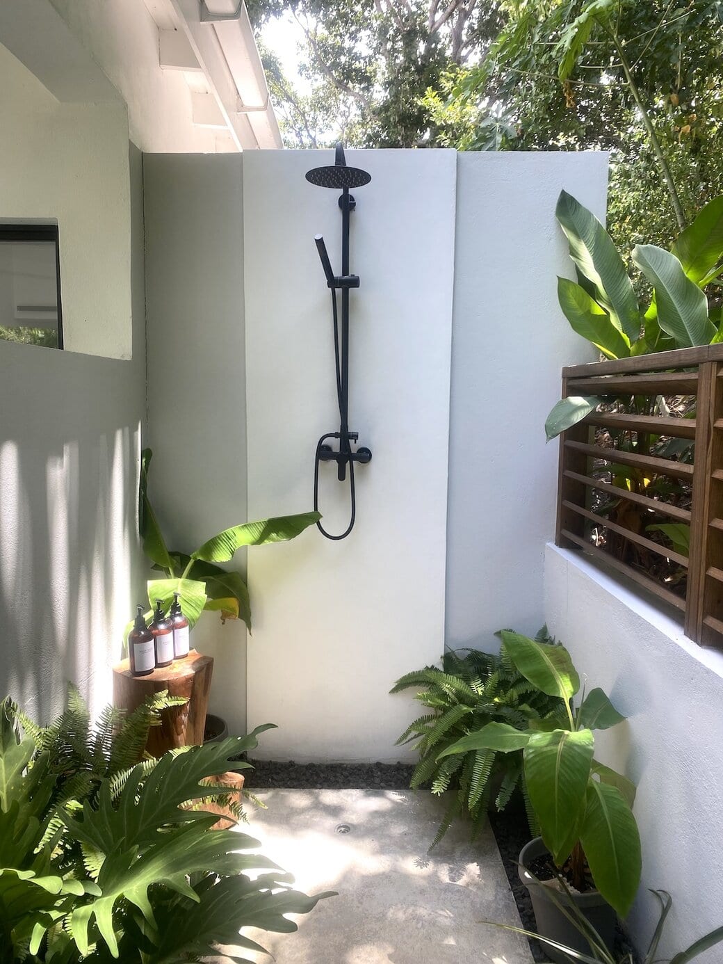 Outdoor shower at Beach Bums Tropical shower