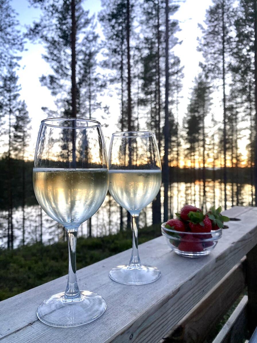Bubbly treat Hossa in style